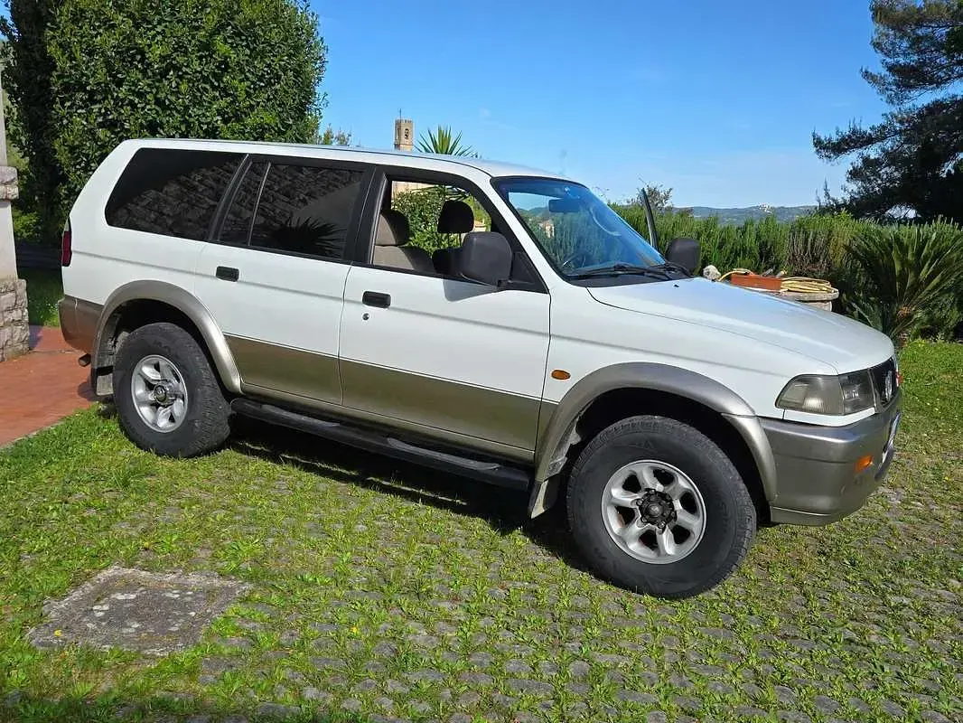 Occasion Mitsubishi Montero 177 ch (130 kW) 1997 Blanc SUV
