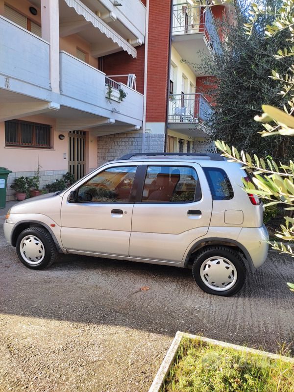 Grigio Usata 2001 Suzuki Ignis Due volumi | 1500 € (Ottimo prezzo) - Immagine 1/4