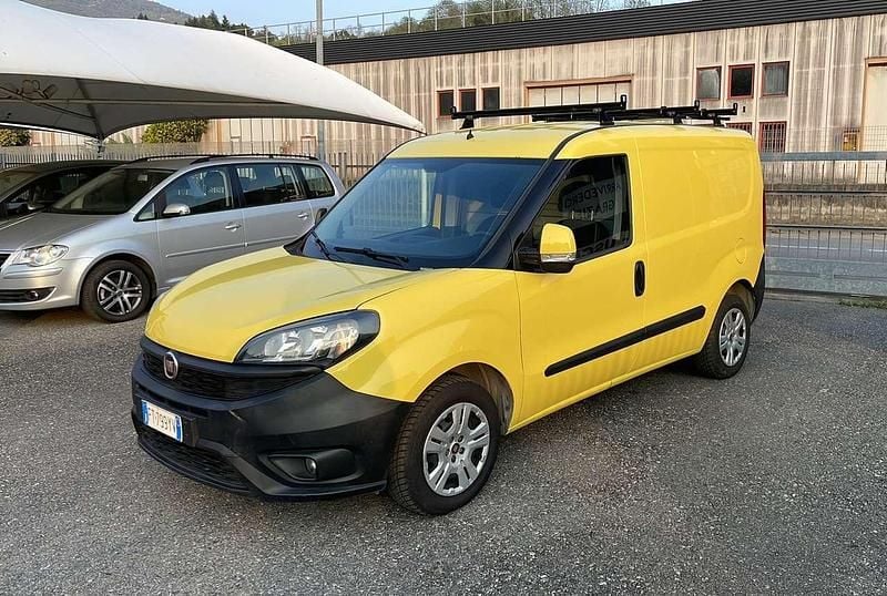 Usata Fiat Doblò 95 CV (69 kW) 2019 Giallo Monovolume