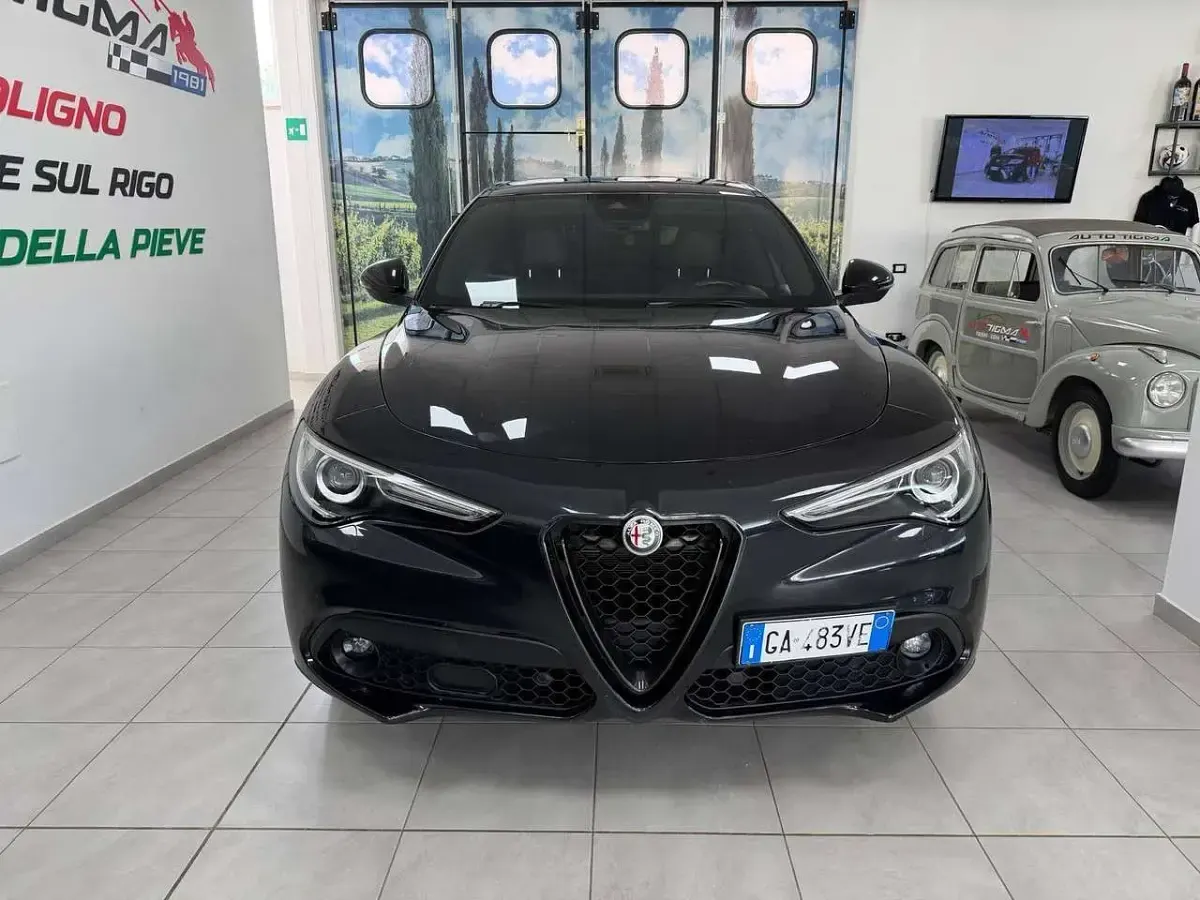 Usata Alfa Romeo Stelvio Veloce 209 CV (153 kW) 2020 Nero SUV