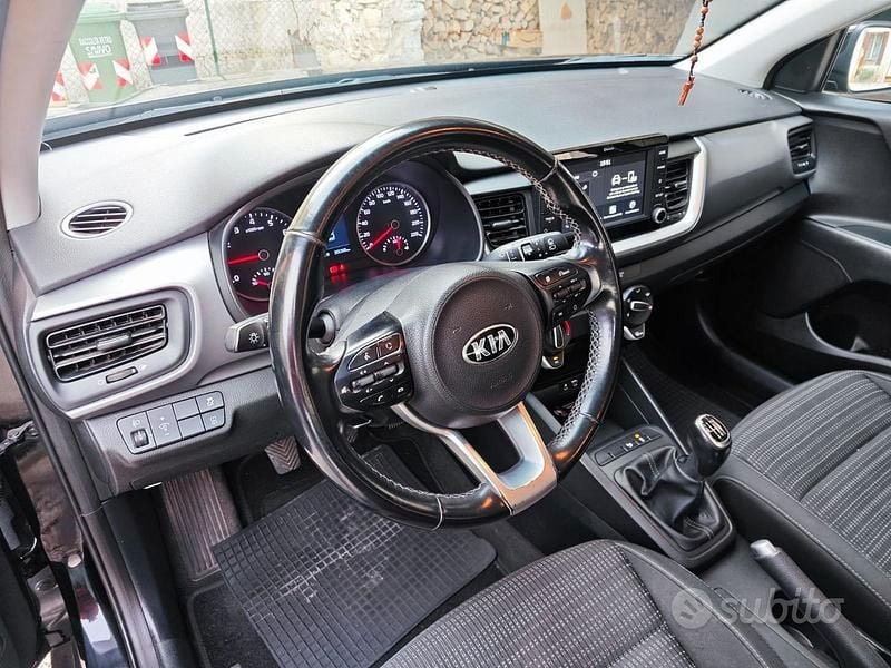 Usata Kia Stonic Style 101 CV (74 kW) 2019 Nero SUV