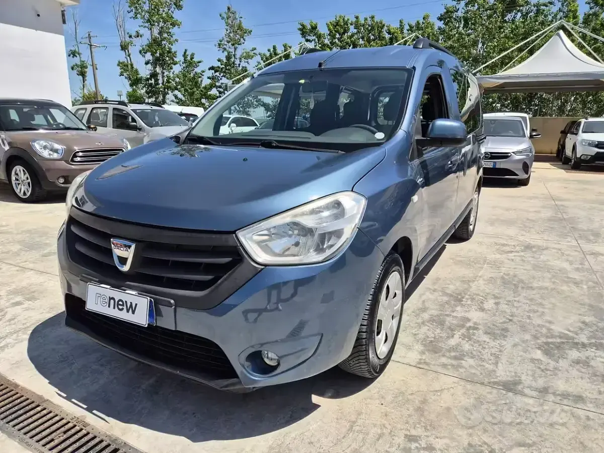 Usata Dacia Dokker Lauréate 82 CV (60 kW) 2014 Bluazzurro Monovolume