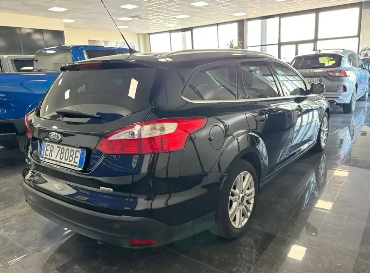 Usata Ford Focus Titanium 125 CV (91 kW) 2013 Absolute black Station wagon