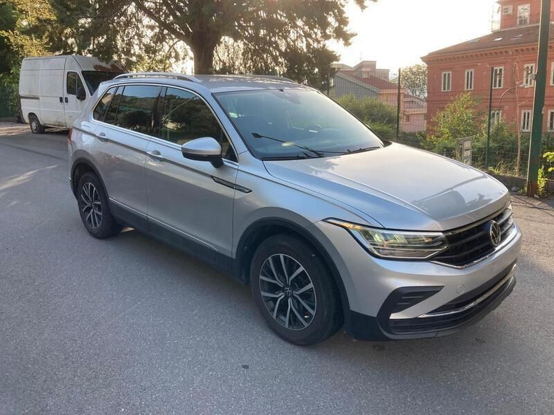 Usata VW Tiguan Life 122 CV (89 kW) 2021 Argento SUV