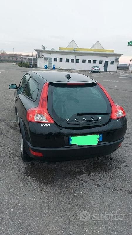 Usata Volvo C30 Summum 109 CV (80 kW) 2009 Blu/azzurro Utilitaria