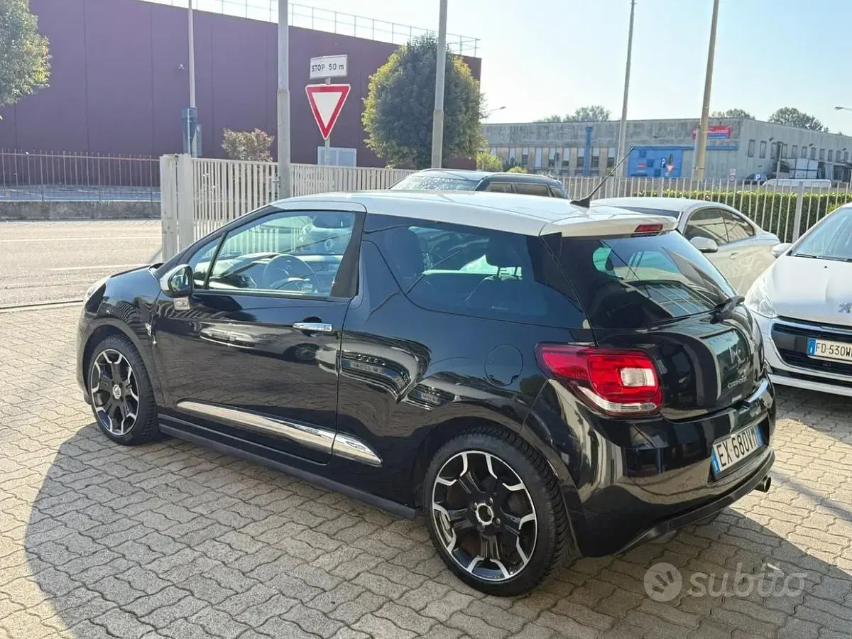 Käytetty DS Automobiles DS3 So Chic 91 HP (66 kW) 2015 Musta Coupe - kaksiovinen