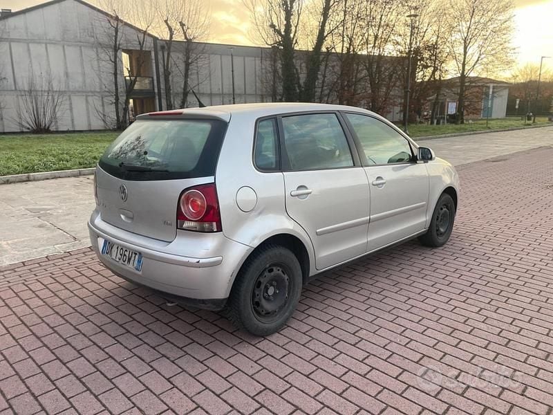 Usata VW Polo Comfortline 69 CV (50 kW) 2007 Bianco Utilitaria