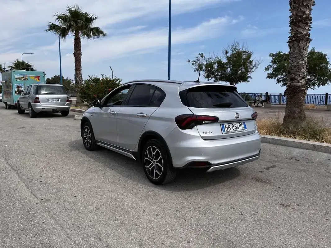 Usata Fiat Tipo Cross 131 CV (96 kW) 2023 Berlina
