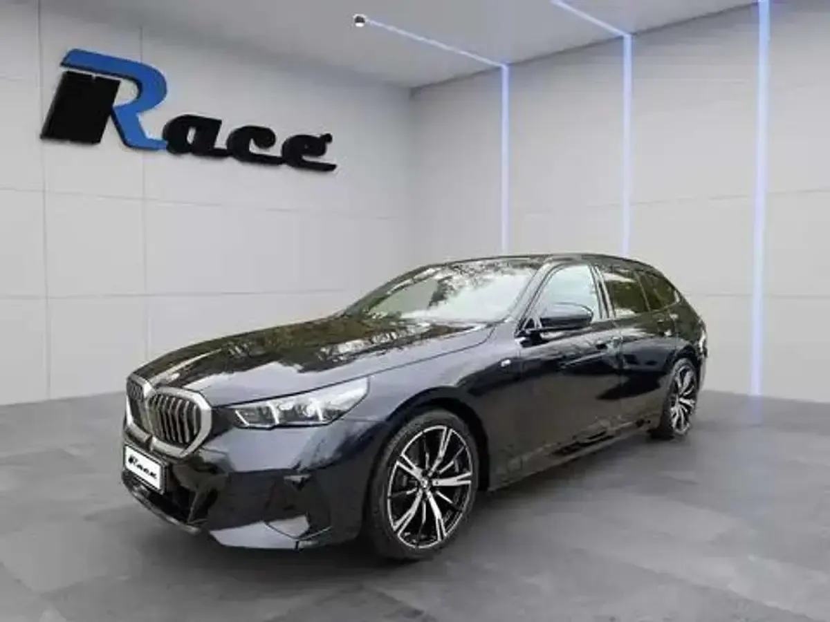 Usata BMW 520 M Sport 208 CV (152 kW) 2025 Nero Station wagon