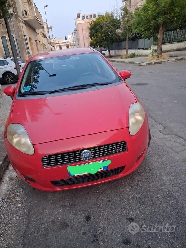 Usata Fiat Grande Punto 75 CV (55 kW) 2007 Rosso Utilitaria