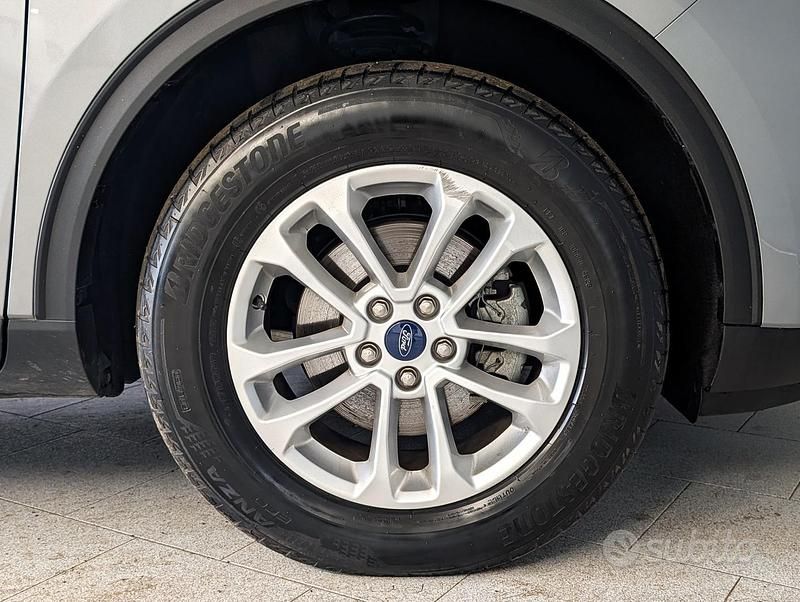 Usata Ford Kuga ST-Line 120 CV (88 kW) 2024 Argento SUV