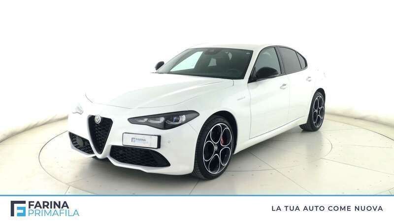 Bianco Nuova 2025 Alfa Romeo Giulia Veloce Tre volumi | 43.900 € (Super prezzo) - Immagine 1/4