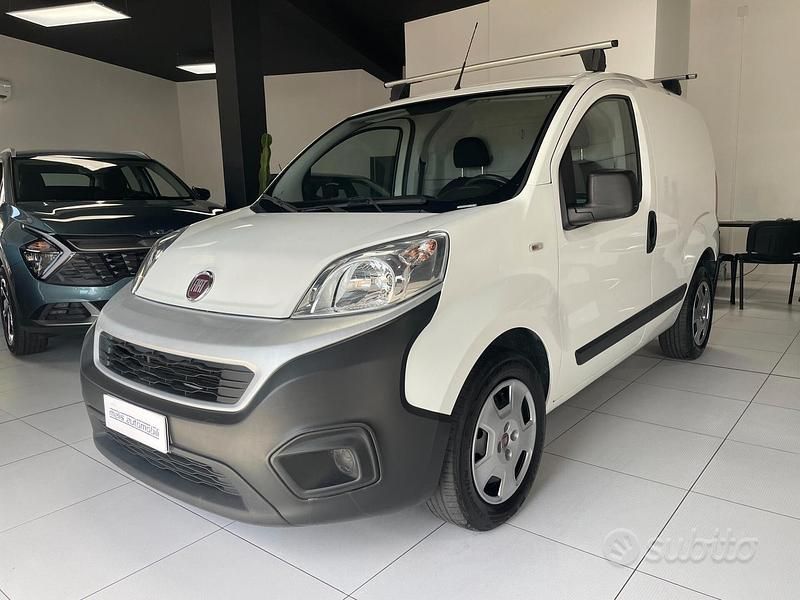 Bianco Usata 2021 Fiat Fiorino Monovolume | 8900 € (Buon prezzo) - Immagine 1/4