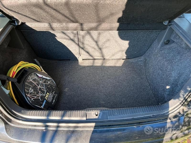 Usata VW Polo Comfortline 64 CV (47 kW) 2006 Nero Utilitaria