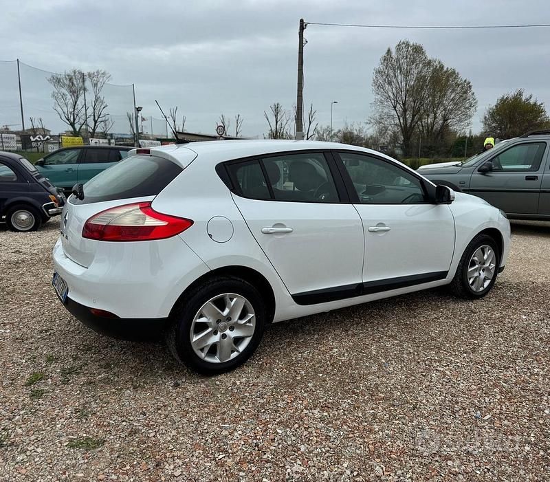 Usata Renault Mégane 96 CV (70 kW) 2013 Bianco Berlina