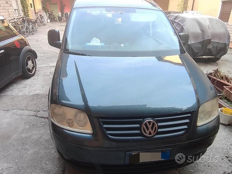 Usata VW Caddy 109 CV (80 kW) 2010 Blu Monovolume