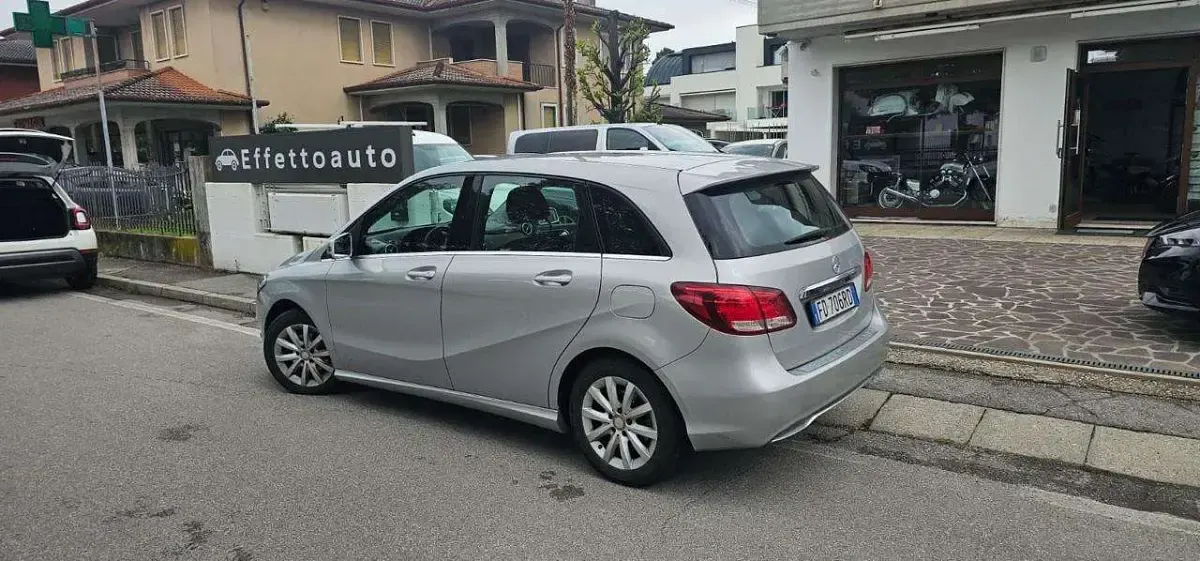 Usata Mercedes B160 Business 90 CV (66 kW) 2016 Argento Utilitaria