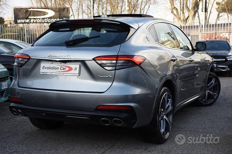 Usata Maserati Levante GT 330 CV (242 kW) 2021 Grigio metallizzato SUV