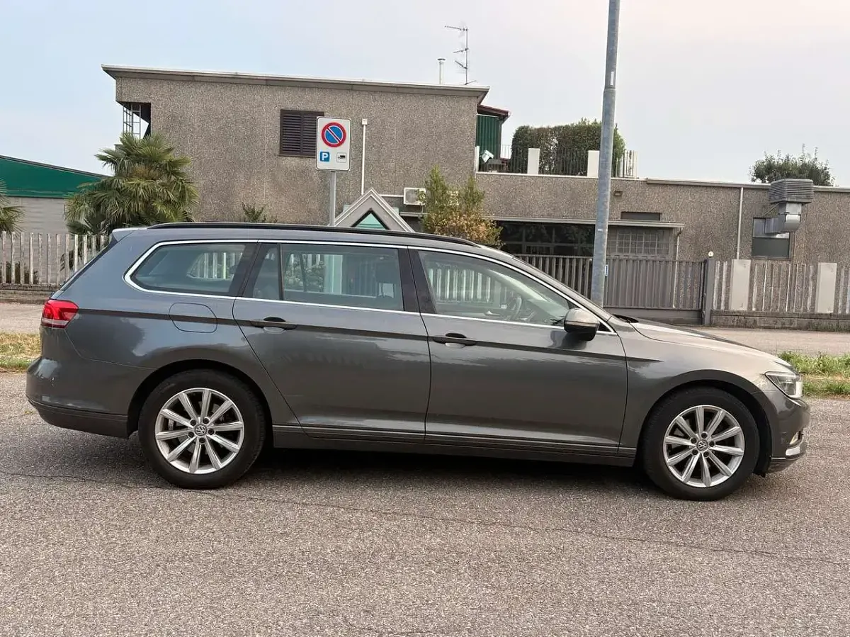 Usata VW Passat Executive 150 CV (110 kW) 2016 Argento Station wagon