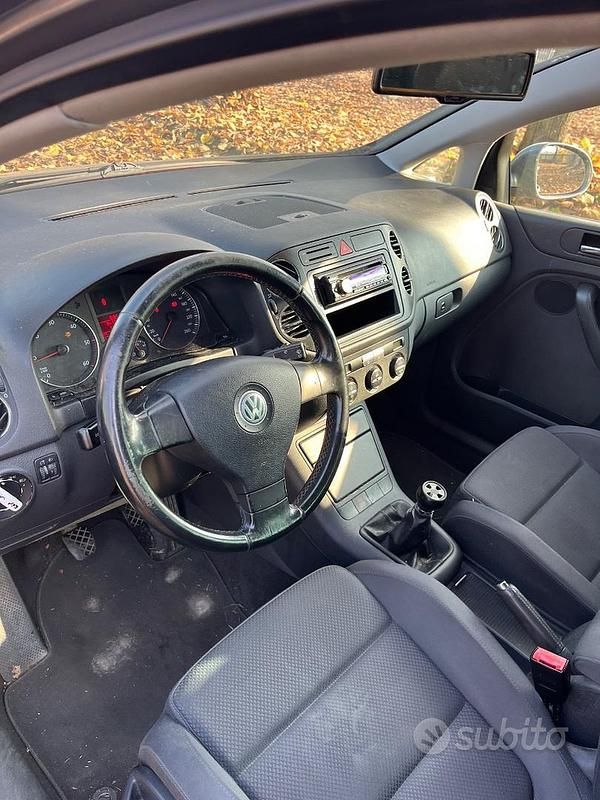 Usata VW Golf IV Sportline 140 CV (102 kW) 2005 Grigio Berlina