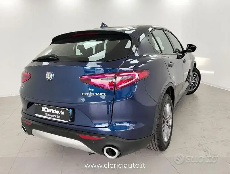 Usata Alfa Romeo Stelvio Executive 210 CV (154 kW) 2018 Blu SUV