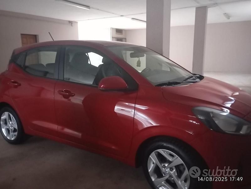 Usata Hyundai i10 67 CV (49 kW) 2021 Rosso Utilitaria