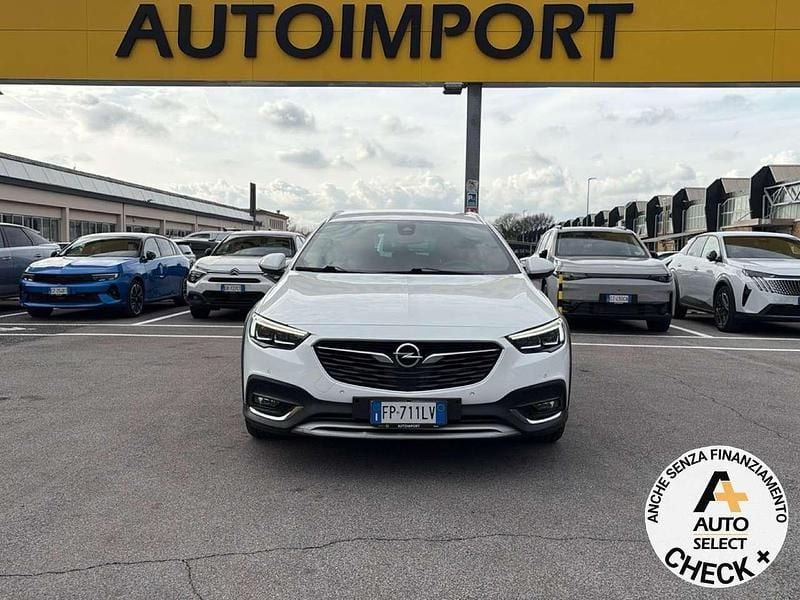 Usata Opel Insignia Country Tourer Exklusiv 170 CV (125 kW) 2018 Bianco Station wagon