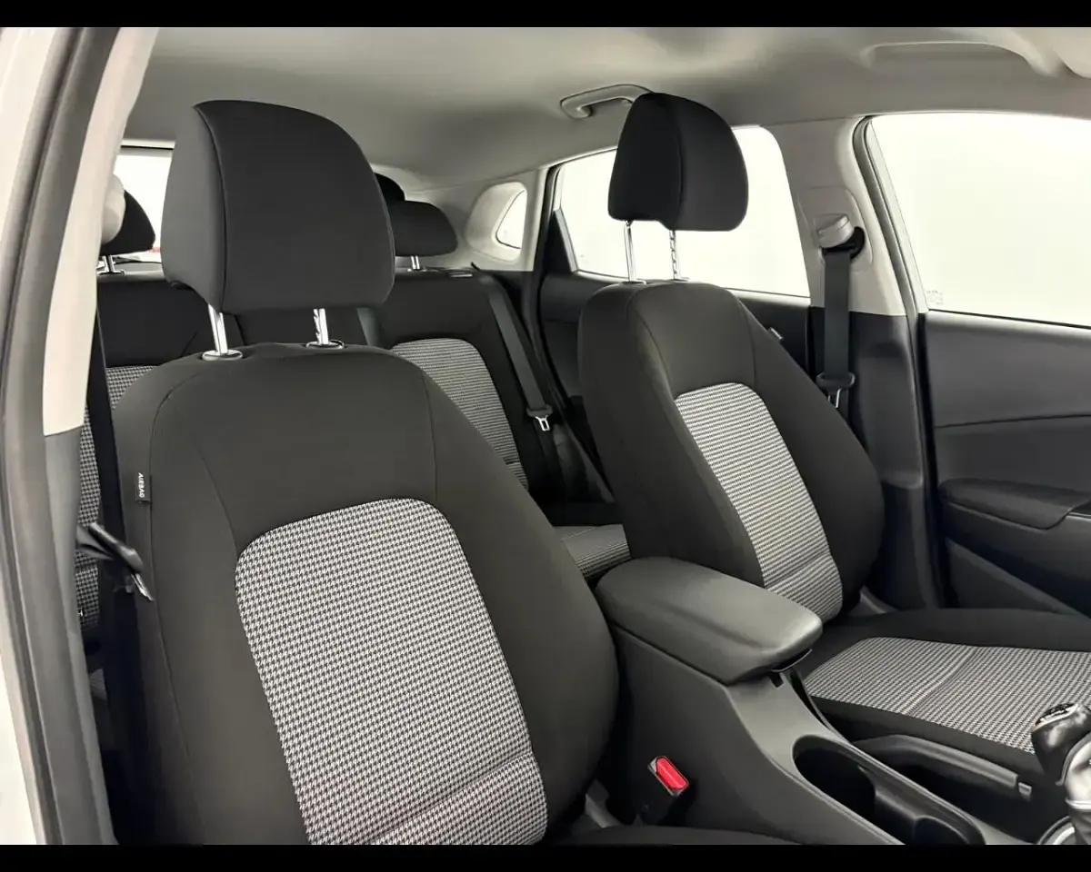 Usata Hyundai Kona 120 CV (88 kW) 2022 Bianco SUV