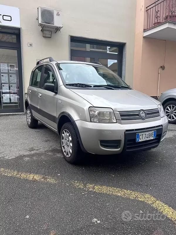 Usata Fiat Panda 4x4 Climbing 60 CV (44 kW) 2005 Grigio Utilitaria
