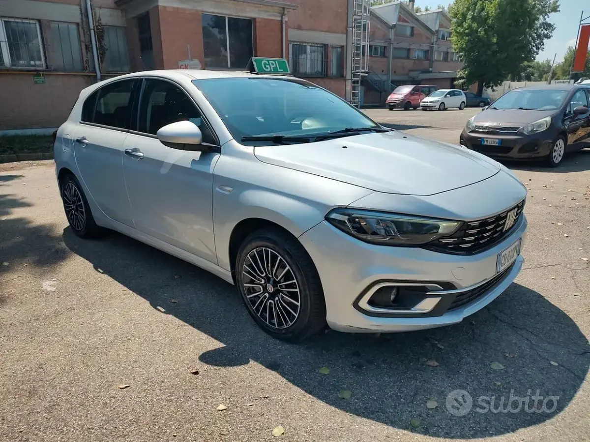 Usata Fiat Tipo 100 CV (73 kW) 2021 Grigio Berlina