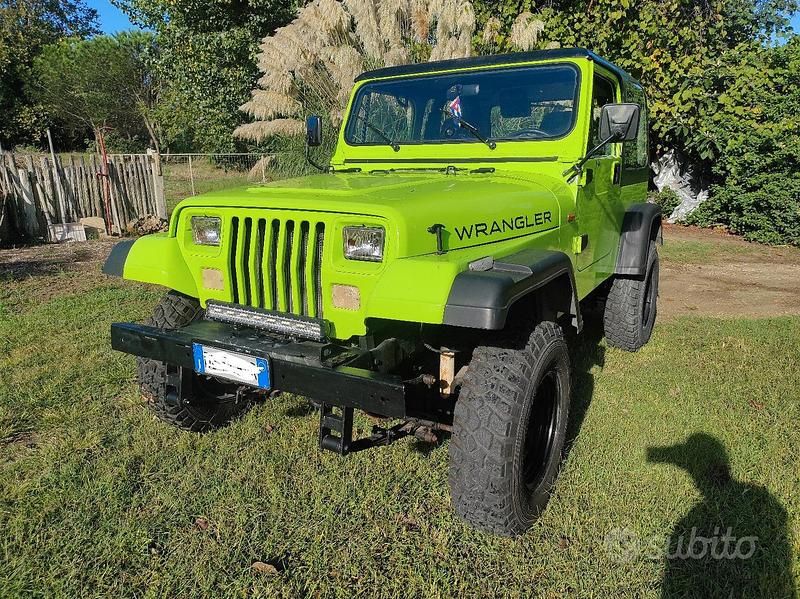 Usata Jeep Wrangler 120 CV (88 kW) 1993 Verde SUV