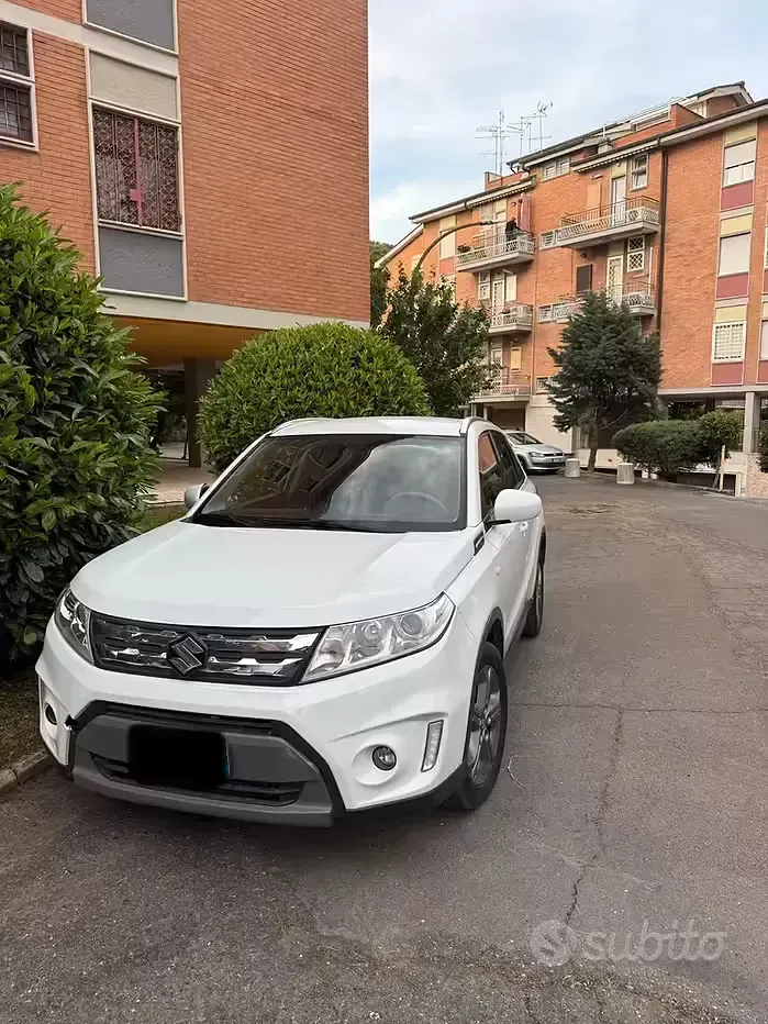 Second-hand Suzuki Vitara 120 CP (88 kW) 2016 Alb SUV