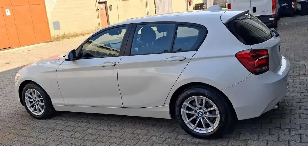 Usata BMW 114 102 CV (75 kW) 2014 Bianco perla Utilitaria