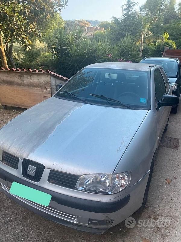 Usata Seat Ibiza 60 CV (44 kW) 2001 Grigio Utilitaria