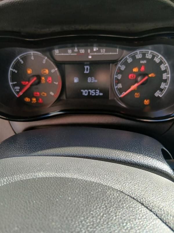 Usata Opel Karl Rocks 75 CV (55 kW) 2018 Utilitaria