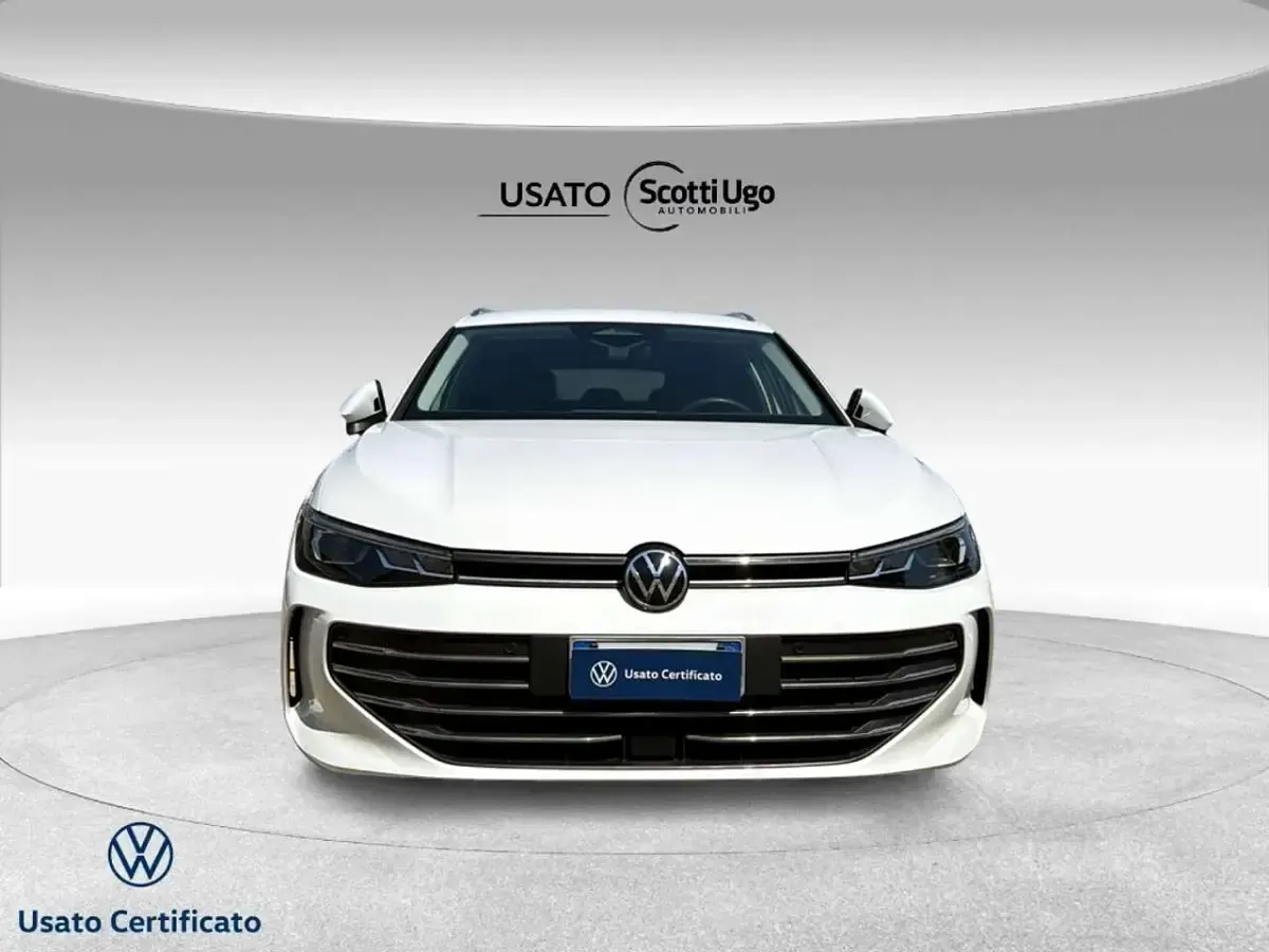 Usata VW Passat 122 CV (89 kW) 2024 0q bianco puro Station wagon