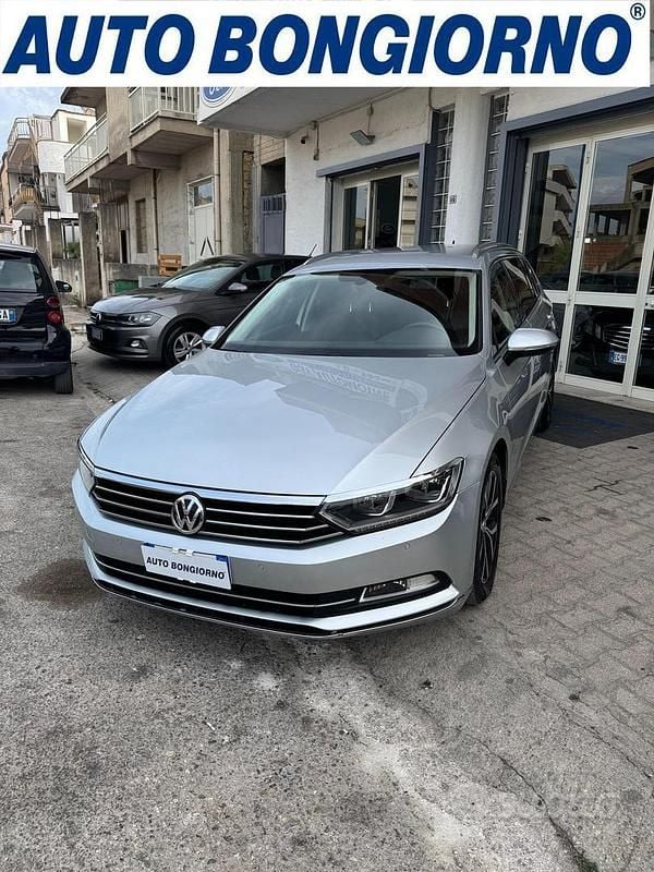 Usata VW Passat Highline 150 CV (110 kW) 2017 Rosso Station wagon