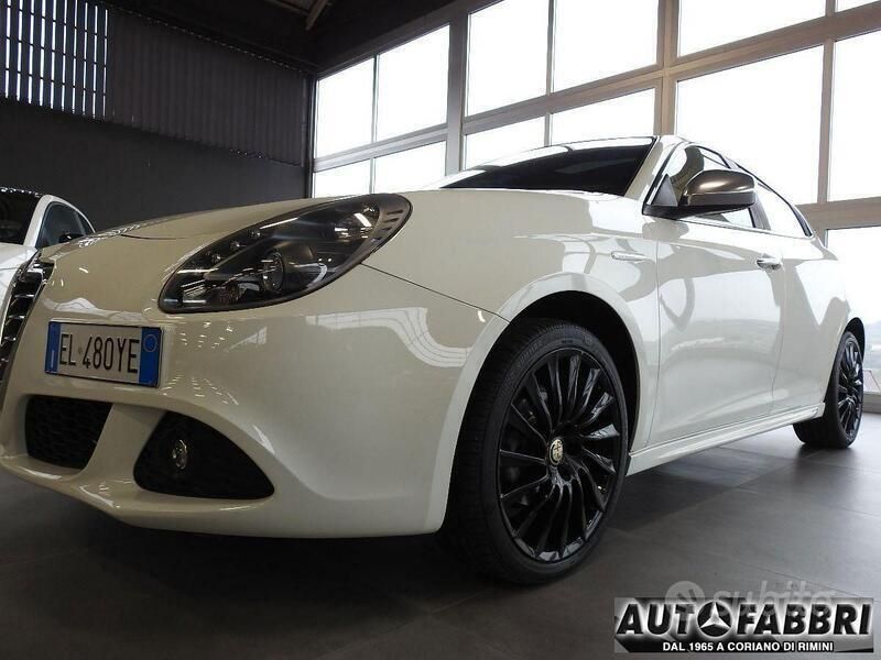 Usata Alfa Romeo Giulietta Distinctive 105 CV (77 kW) 2012 Bianco(met.) Utilitaria