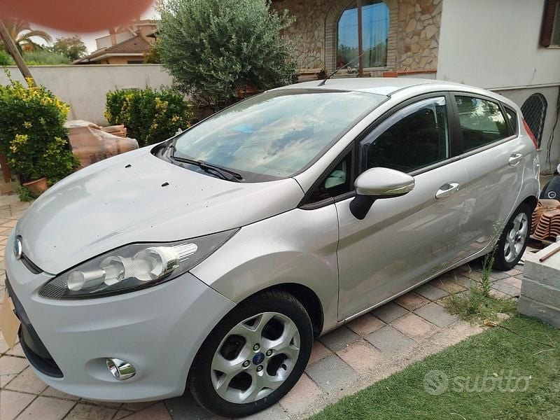 Usata Ford Fiesta 80 CV (58 kW) 2012 Berlina