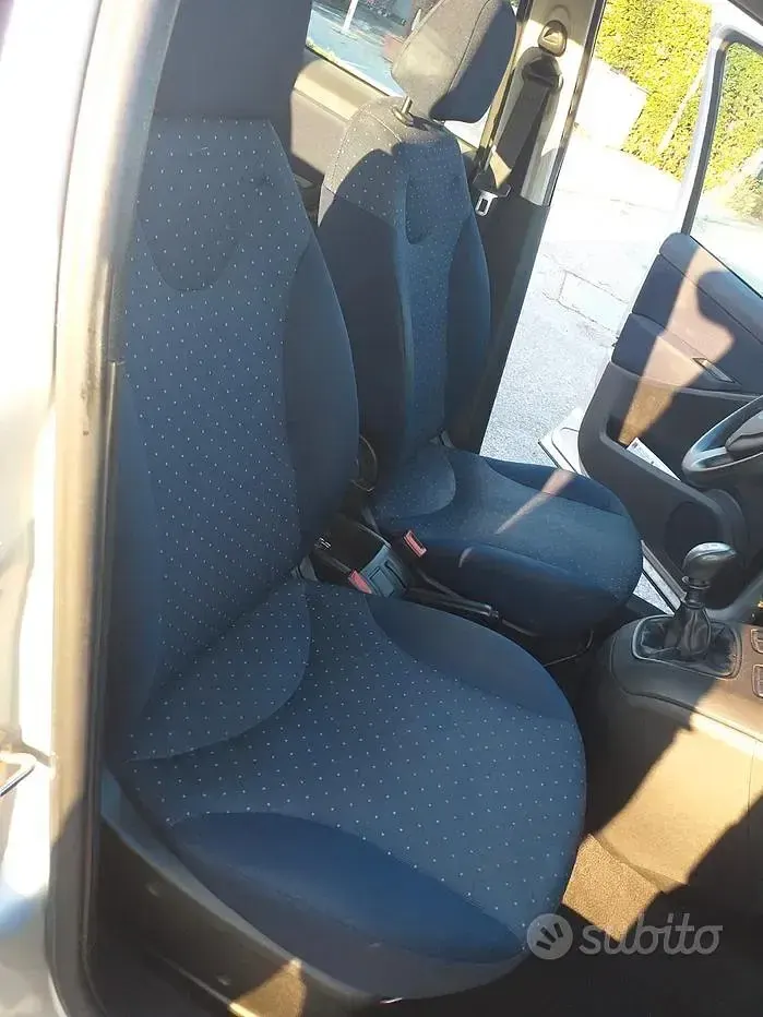 Usata Fiat Idea 77 CV (56 kW) 2011 Grigio Monovolume