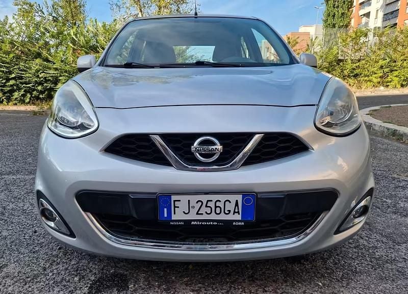 Usata Nissan Micra Tekna 80 CV (58 kW) 2017 Argento Utilitaria