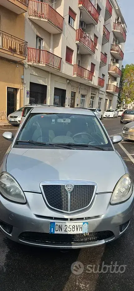 Usata Lancia Ypsilon 90 CV (66 kW) 2008 Grigio Utilitaria