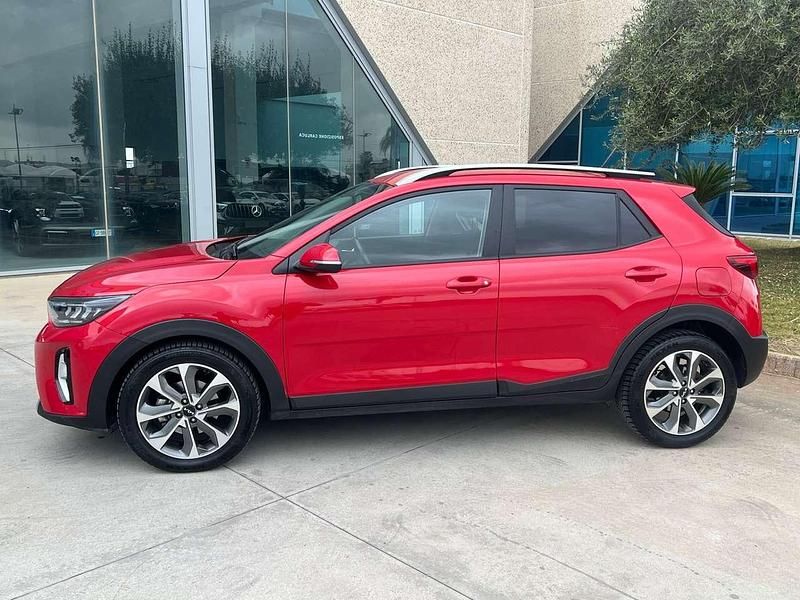 Usata Kia Stonic Style 101 CV (74 kW) 2023 Rosso SUV
