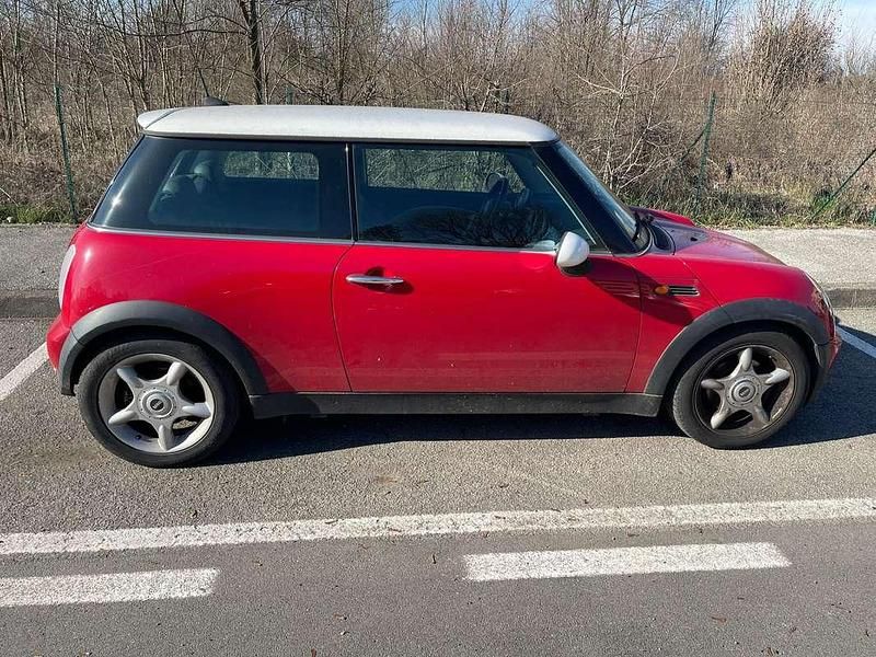 Usata Mini Cooper 116 CV (85 kW) 2005 Rosso Utilitaria