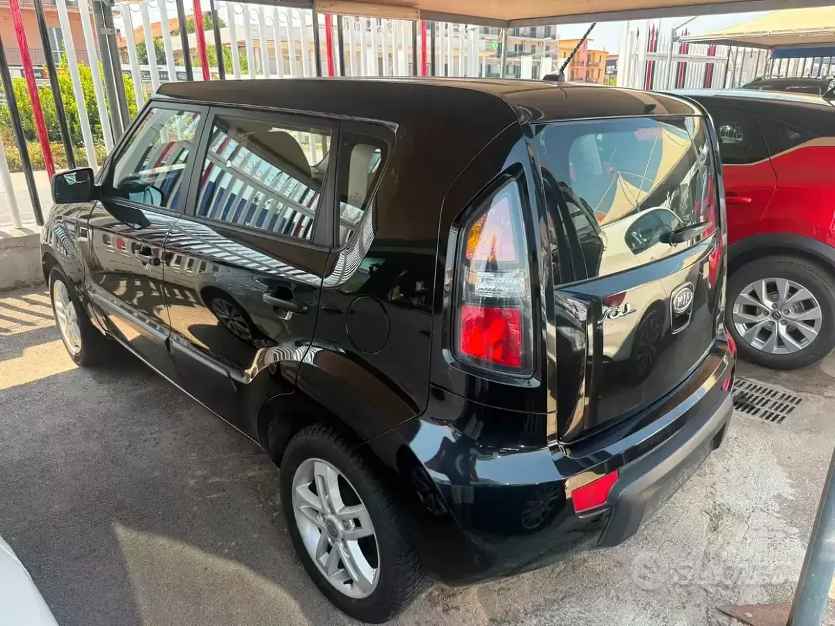 Usata Kia Soul Active 126 CV (92 kW) 2011 Nero SUV