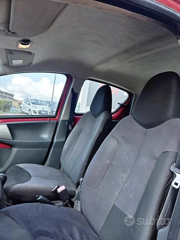 Usata Toyota Aygo 67 CV (49 kW) 2007 Rosso Utilitaria