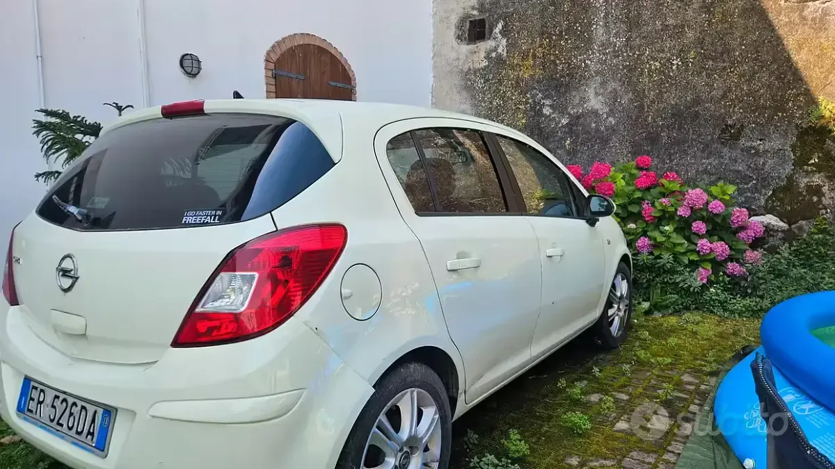 Usata Opel Corsa 85 CV (62 kW) 2013 Utilitaria