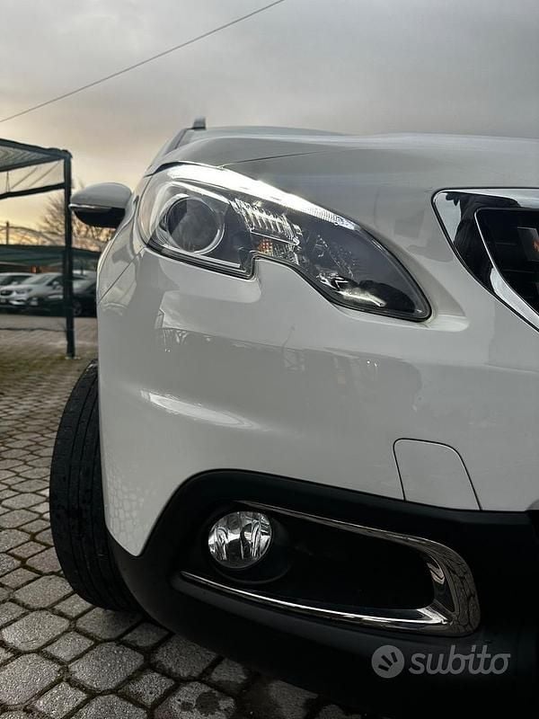 Usata Peugeot 2008 Allure 83 CV (61 kW) 2019 Bianco SUV
