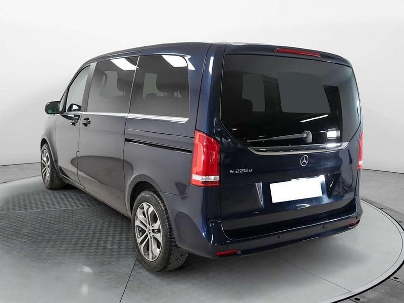 Usata Mercedes V220 163 CV (119 kW) 2021 Blu/azzurro Monovolume