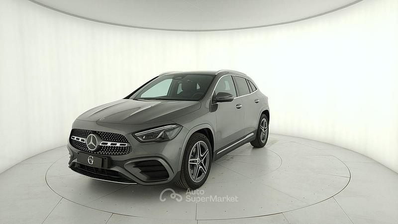 Nuova Mercedes GLA200 150 CV (110 kW) 2026 Gray SUV